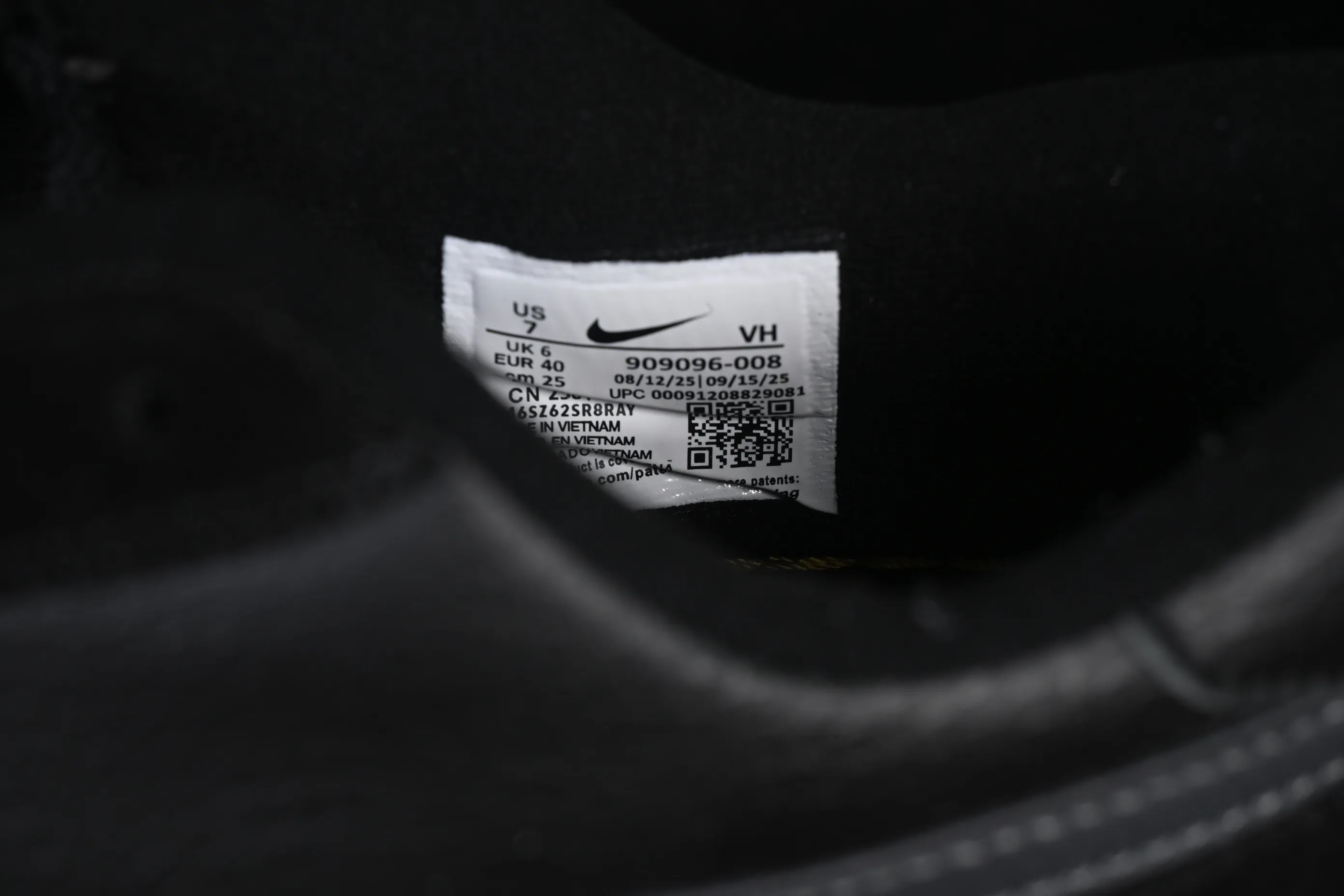 All categories Nk SB Dunk series Nike SB Fc Classic campus sneakers Nike SB Fc Classic Nike autumn and winter campus casual sneakers 909096-008